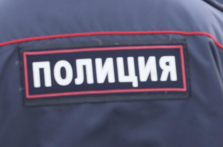 Тело школьника нашли в подъезде жилого дома в Челябинске