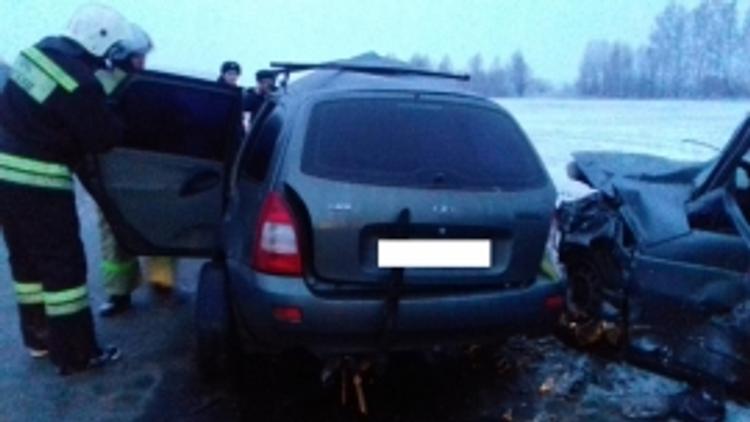 6 человек погибли при столкновении машин "Лада" и "Богдан" в Башкирии