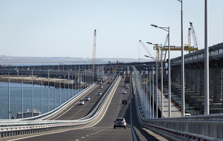 Власти Крыма пригласили украинских коллег посмотреть на "просевший" мост