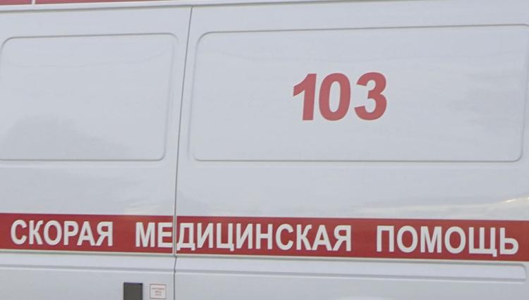 В центре Москвы машина сбила двух дорожных рабочих