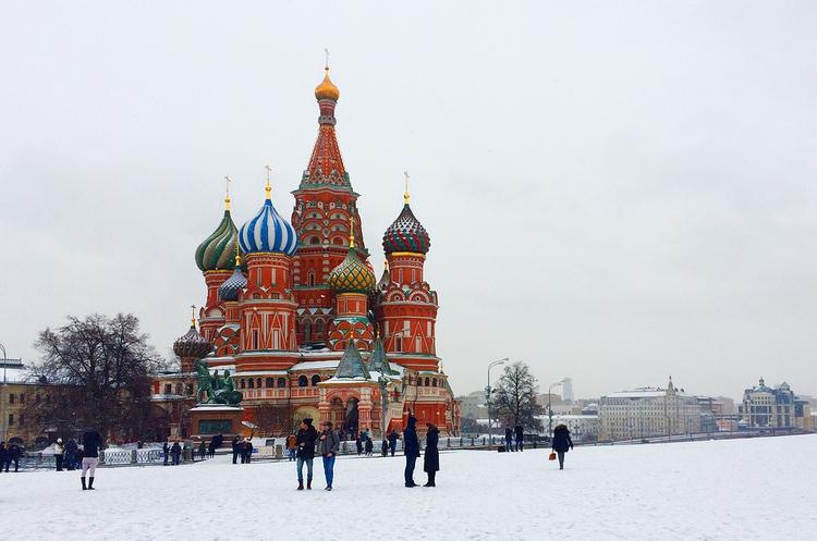 МЧС предупреждает москвичей о снегопаде и гололедице