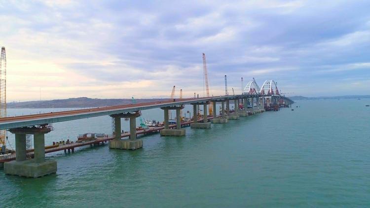 Придумано средство обезопасить Крымский мост от атак враждебной России Украины