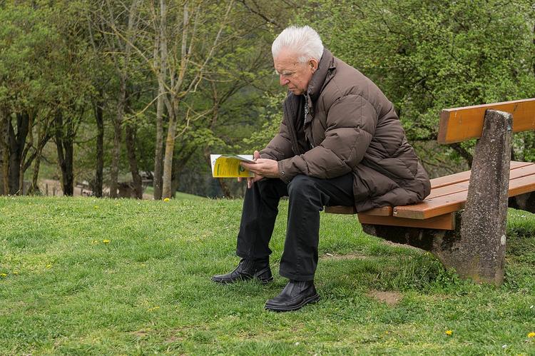 Эксперты ОЭСР выявили зависимость пенсионного возраста от долголетия