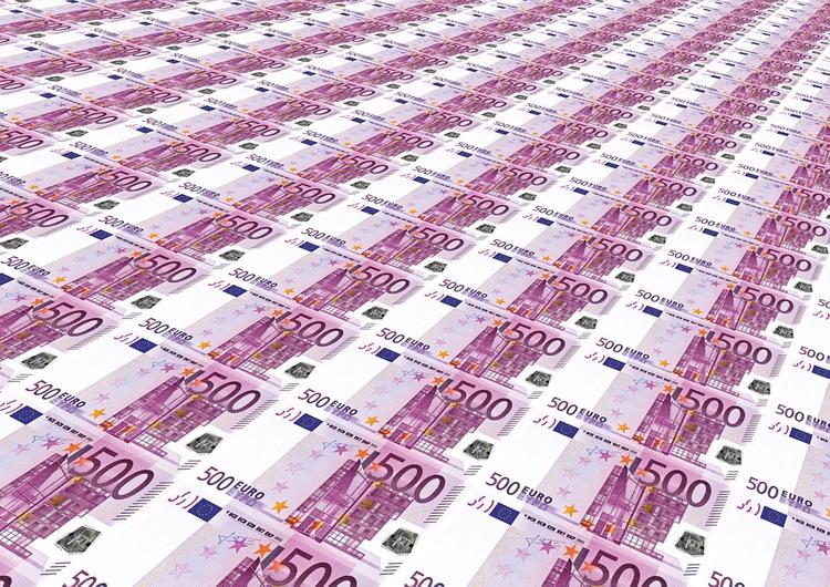 За заграничные покупки на сумму более 500 евро придется заплатить пошлину