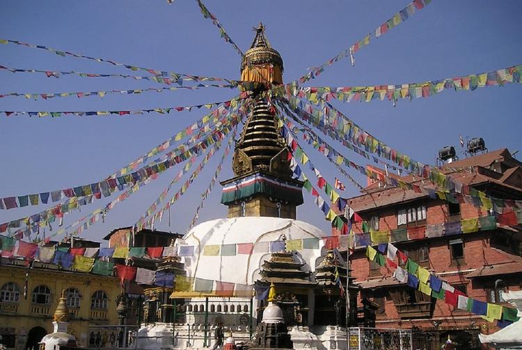 Житель Непала похвастался, что может облизать собственный лоб