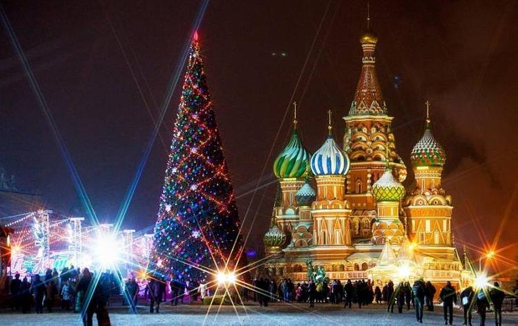 Городские площадки во всех округах Москвы готовы к встрече Нового года