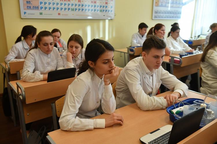 Собянин поздравил московских школьников с победой на конкурсе инженеров