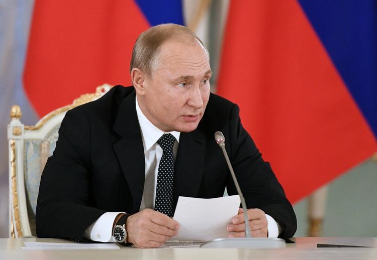 В начале пресс-конференции Путин озвучил экономические показатели