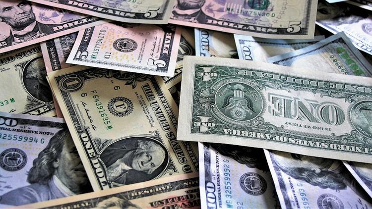 Эксперт рассказал, какого курса доллара и евро следует ждать к Новому году