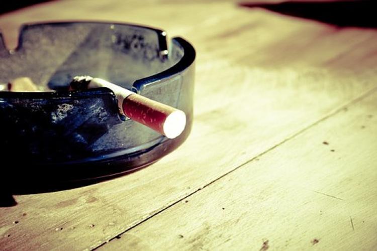 Курильщики теперь обязаны компенсировать вред соседям