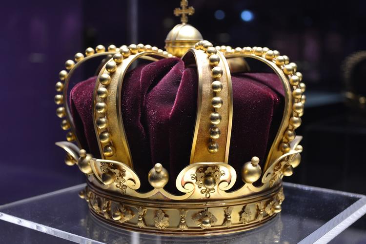 После женитьбы на "Мисс Москва-2015" король Малайзии отрёкся от престола