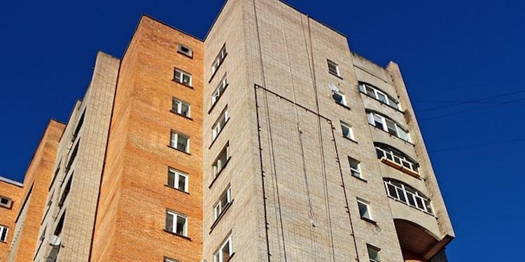 На крыше девятиэтажного жилого дома в Крыму взорвались газовые баллоны