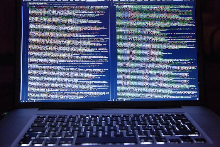 В Демпартии США утверждают, что их серверы атаковали хакеры из России