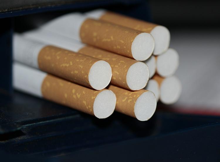 Эксперт: Табачные изделия - товары повседневного спроса