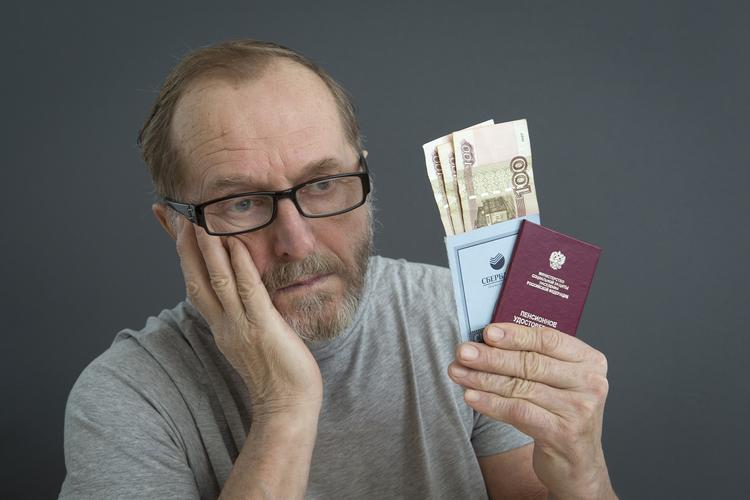 Сколько получили бы пенсионеры в РФ, если разделить деньги, потраченные на яхты?