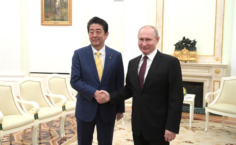 В Москве завершились переговоры Путина и Абэ
