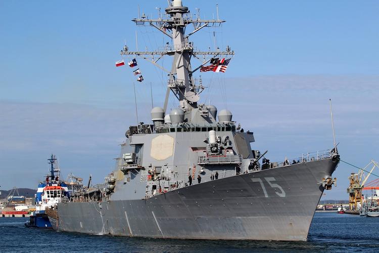 Бывший разведчик огласил условие уничтожения Россией эсминца США в Черном море