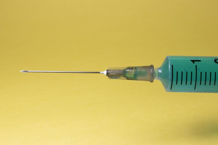 Прививка - единственное спасение от кори