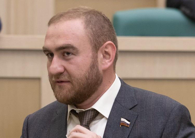 Задержанный сенатор Арашуков подозревается в убийстве двух человек