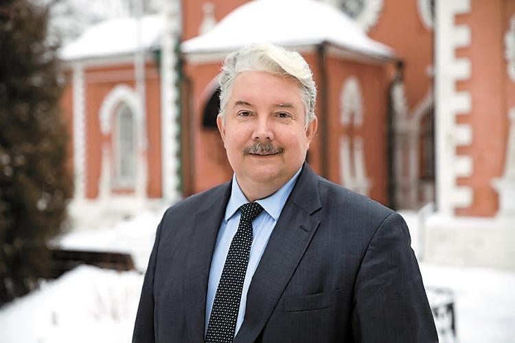 60 лет достоинства