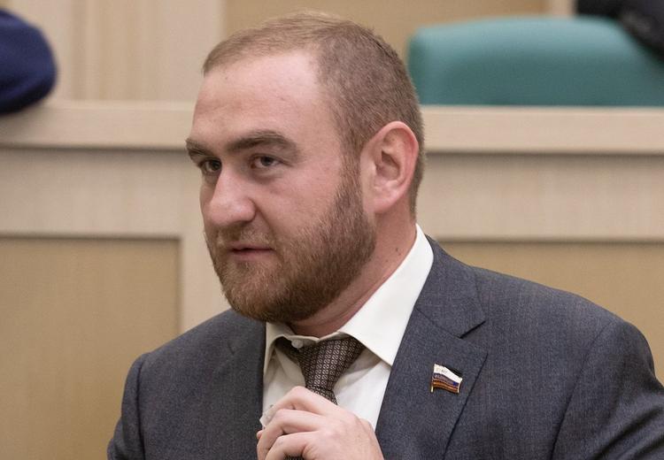 Адвокат сенатора Арашукова обжаловал его арест