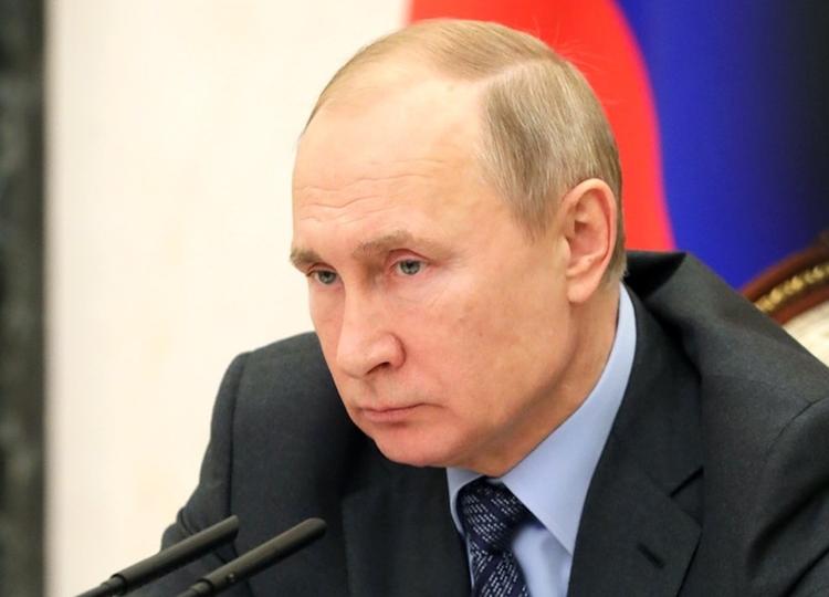 Путин заявил, что Россия приостанавливает участие в договоре о РСМД