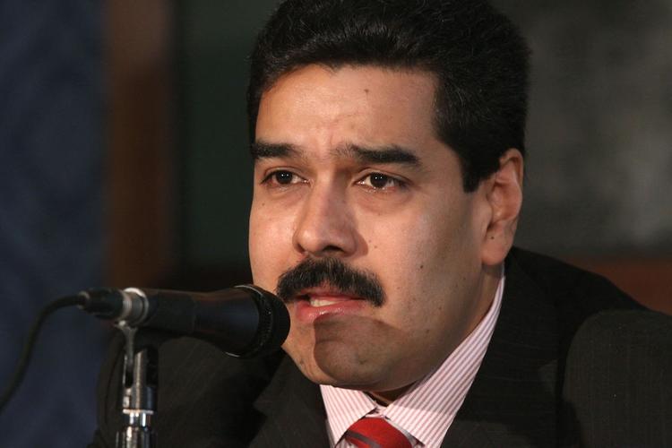 Мадуро назвал угрозы Трампа ввести войска в Венесуэлу "сумасшествием"