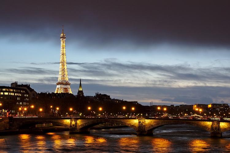 Пожар вспыхнул минувшей ночью в 16 округе Парижа, семеро погибших
