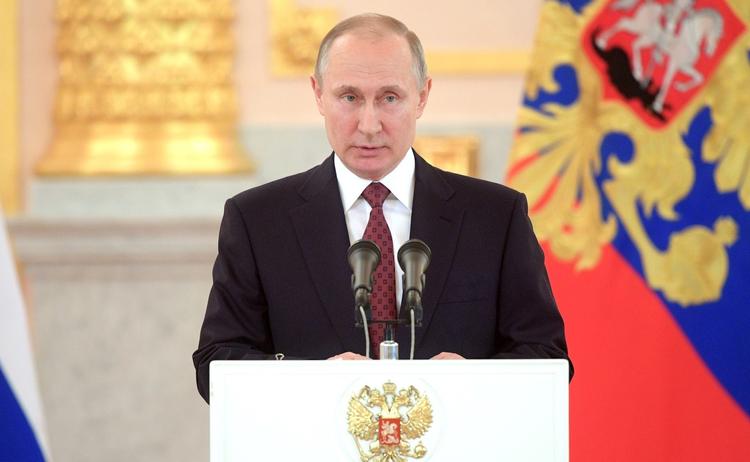 Владимир Путин вручил премии Президента молодым ученым