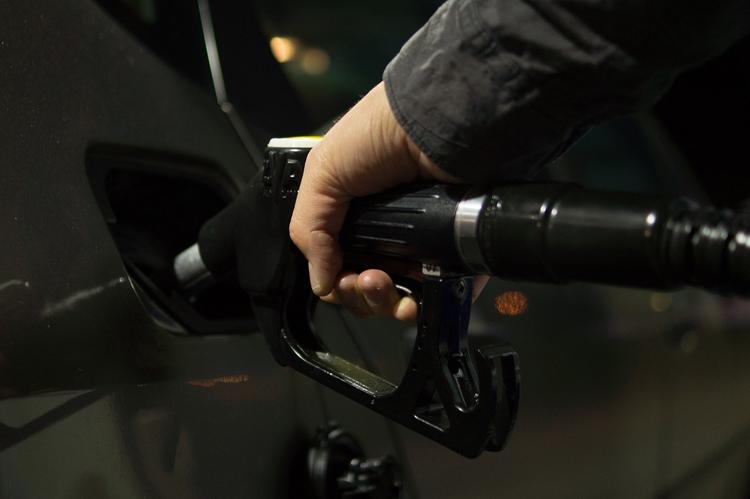 Эксперт: Необходимо отличать номинальную цену бензина