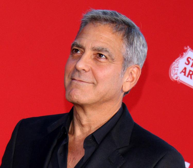 Клуни: шумиха вокруг герцогини Меган напоминает историю с принцессой Дианой