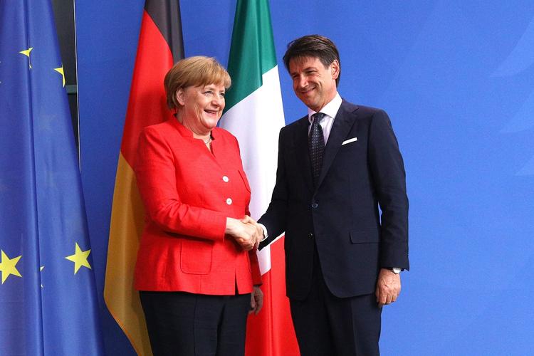 Раскол Евросоюза: Берлин и Рим унижают Париж