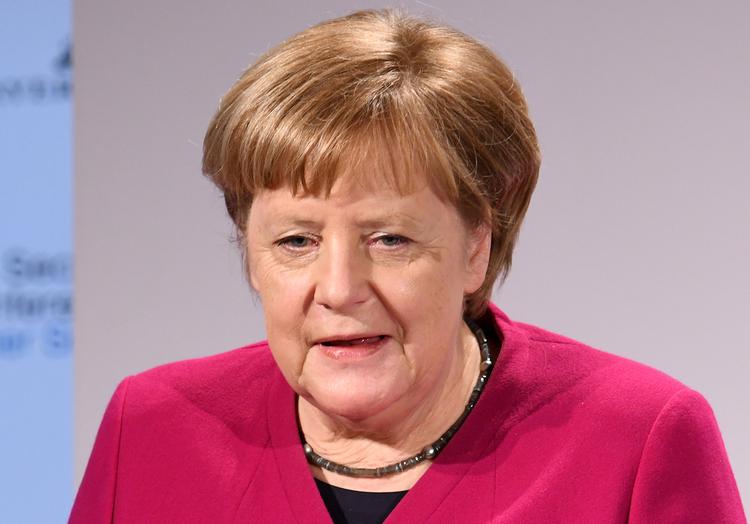 Меркель заявила, что Европа не заинтересована в разрыве отношений с РФ