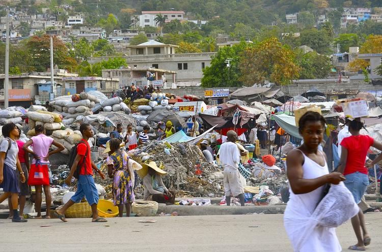 Жители Гаити сожгли флаг США и призвали Россию на помощь