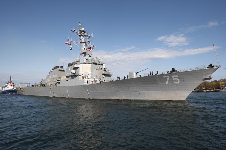 Американский эсминец "Дональд Кук" вошел в Черное море