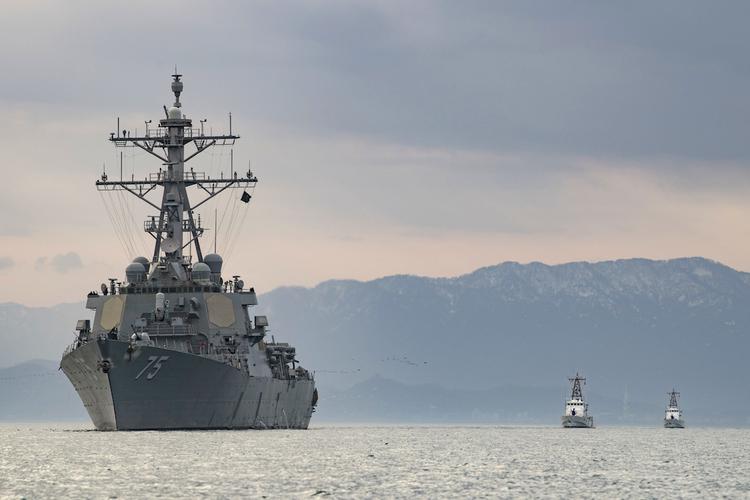 Политолог: присутствие эсминца США в Черном море является "психической атакой"