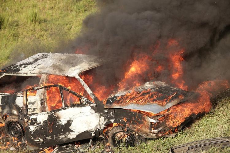 На КПП в Донбассе подорвался гражданский автомобиль, есть погибшие