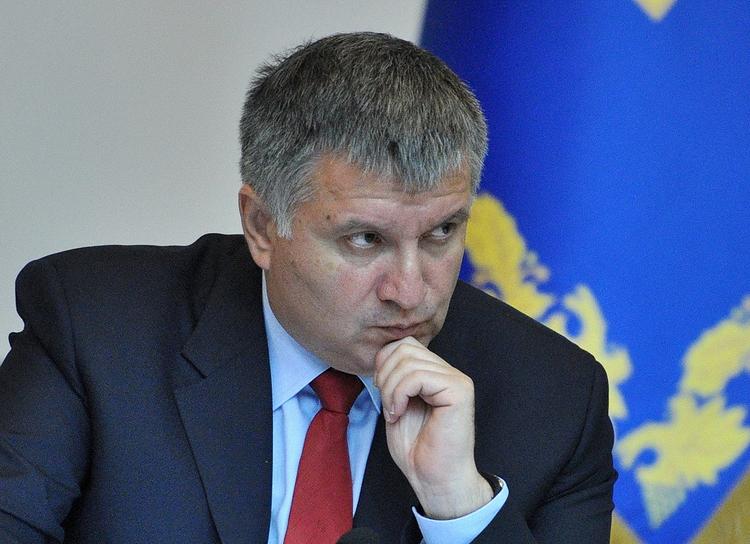Аваков раскрыл планы штаба Порошенко по массовому подкупу избирателей на выборах