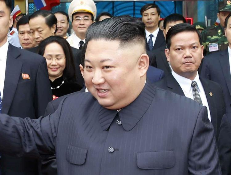 Ким Чен Ын прибыл в посольство КНДР в столице Вьетнама