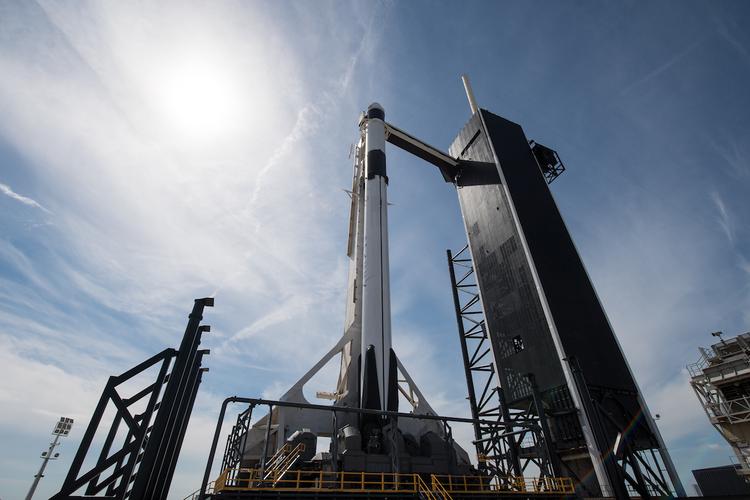 К МКС в субботу отправилась замена "Союзу" от SpaceX