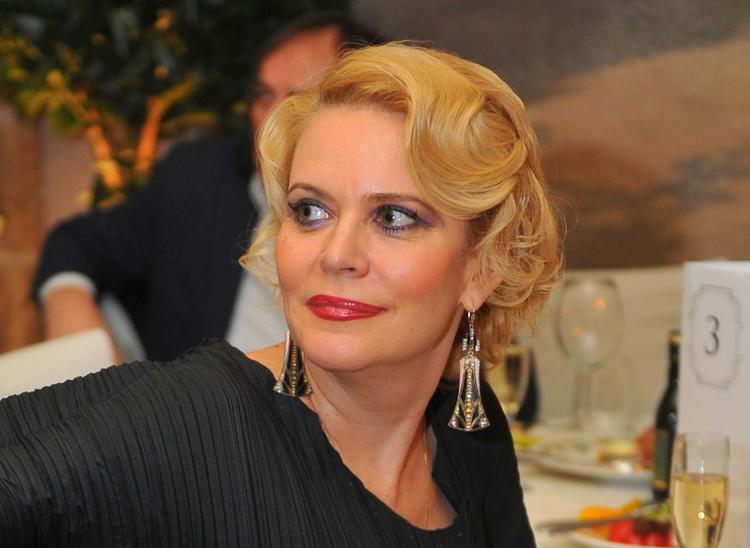 Актрисе Алене Яковлевой пришлось сделать две операции из-за последствий "уколов красоты"