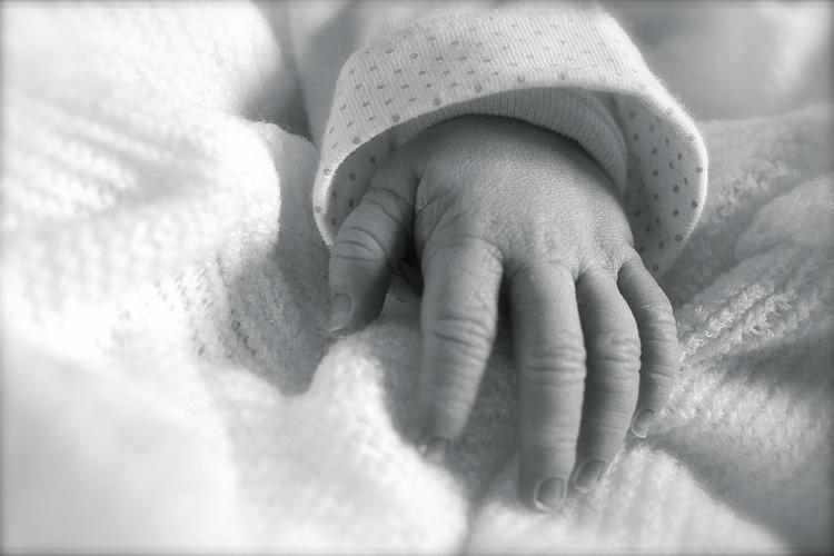 В подъезде многоквартирного дома в Бурятии нашли брошенного младенца