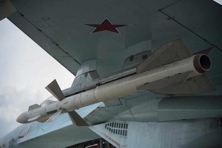 Видео, как российские  Су-27 отогнали  бомбардировщик ВВС США, подлетавший к границе РФ