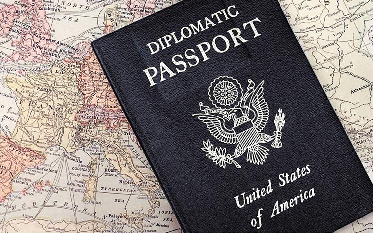 Миноносец из посольства США