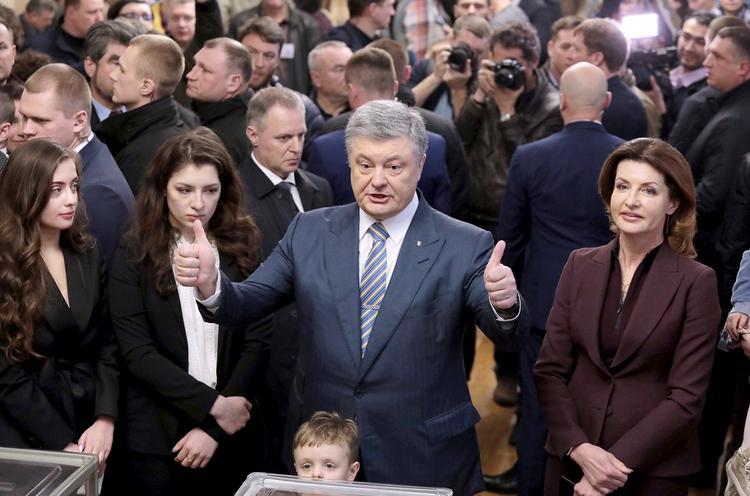Депутат Госдумы выявил единственный шанс Порошенко победить Зеленского на выборах