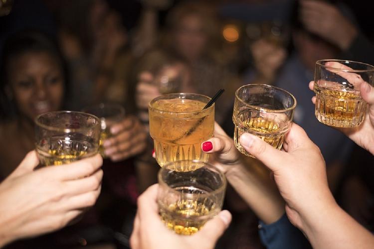 Почему российские подростки стали реже страдать алкоголизмом?