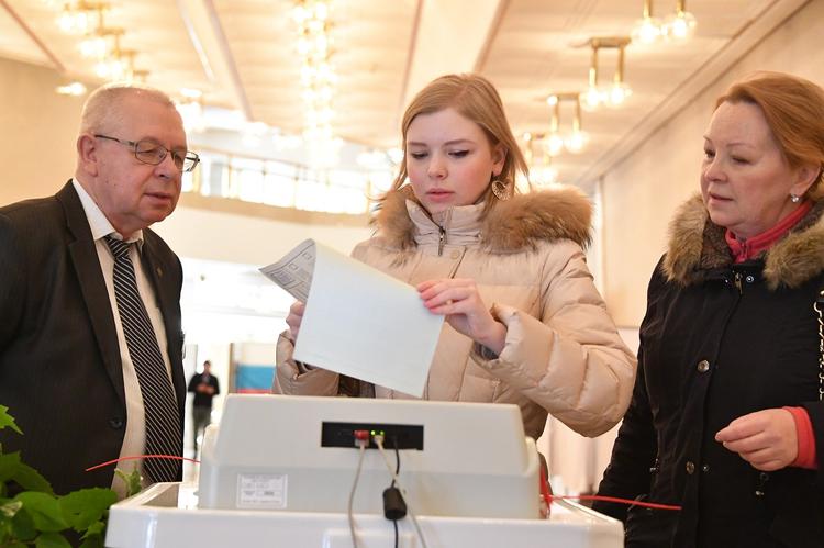Эксперт: Украинские выборы стали похожи на шоу-бизнес