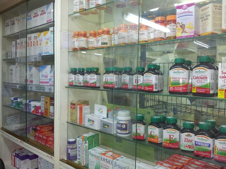 Роспотребнадзор планирует запретить наименования лекарств в названии БАДов