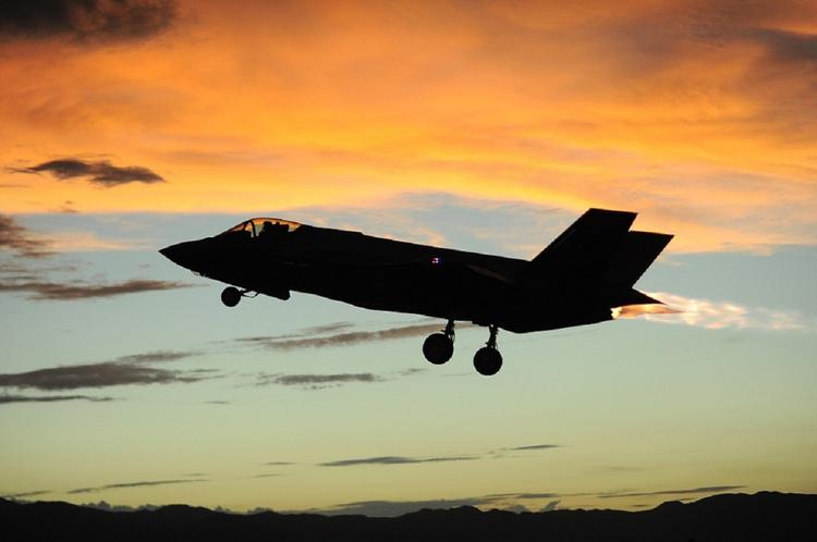 Военный эксперт объяснил «охоту» за обломками F-35 в Тихом океане
