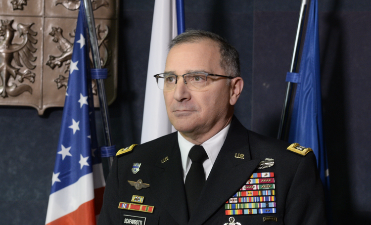 Знай врага в лицо: американский генерал уверен, что нужно больше общаться с Россией